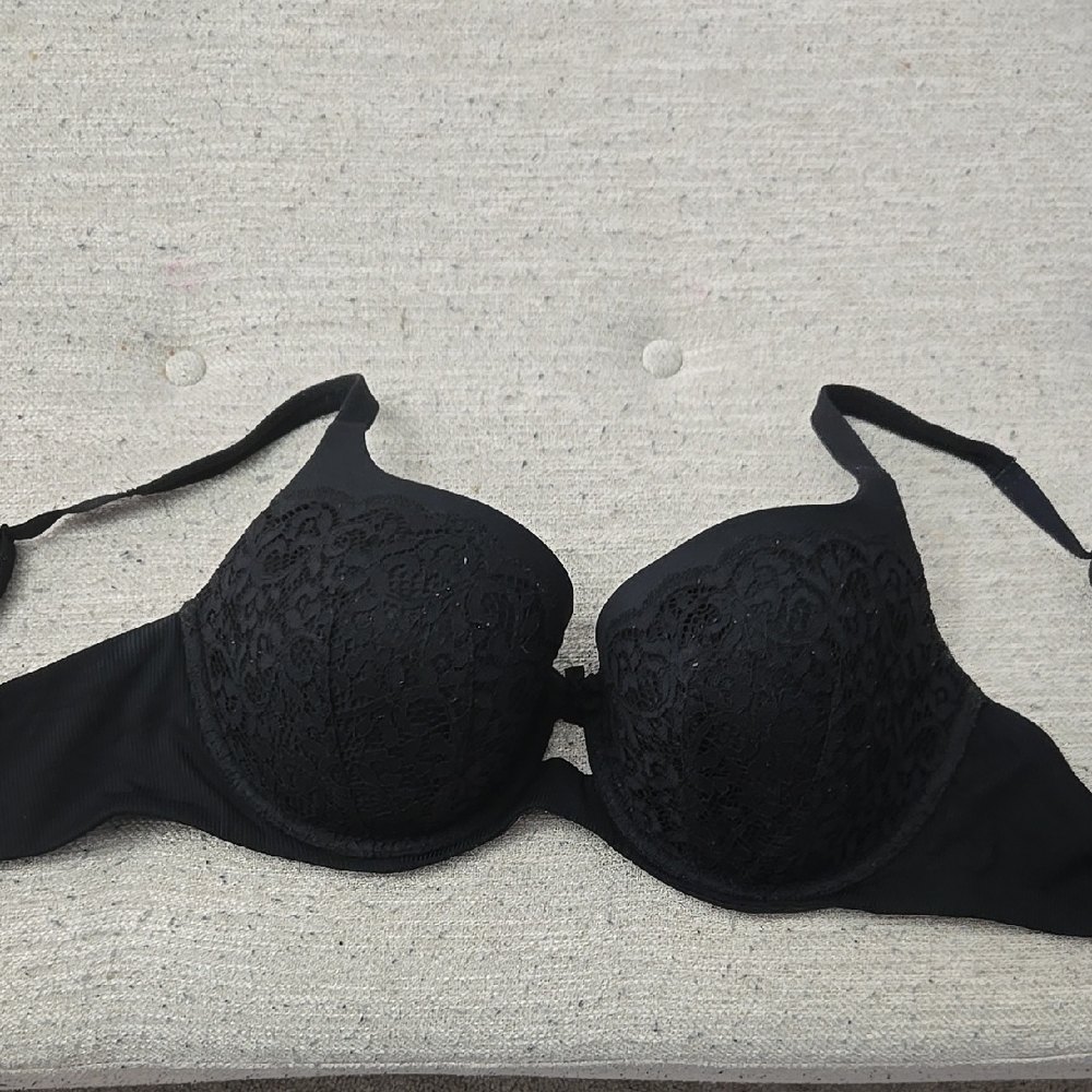Victoria's Secret Black Underwire Bra with Adjustable Straps